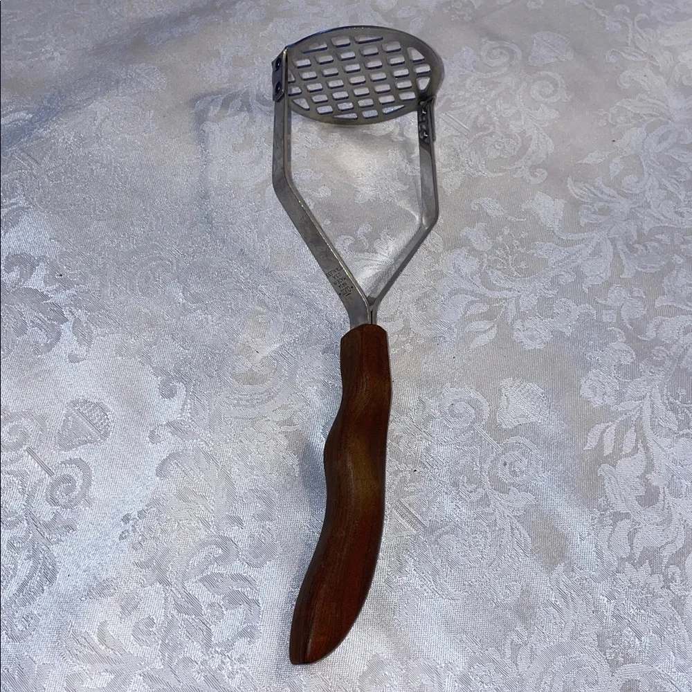 Vintage CUTCO KITCHEN Wood Handle Kitchen Utensil Set. - Picture 6 of 10